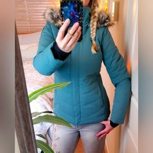 Obermeyer Women's Tuscany Ski and Snowboard Jacket Teal Size 8